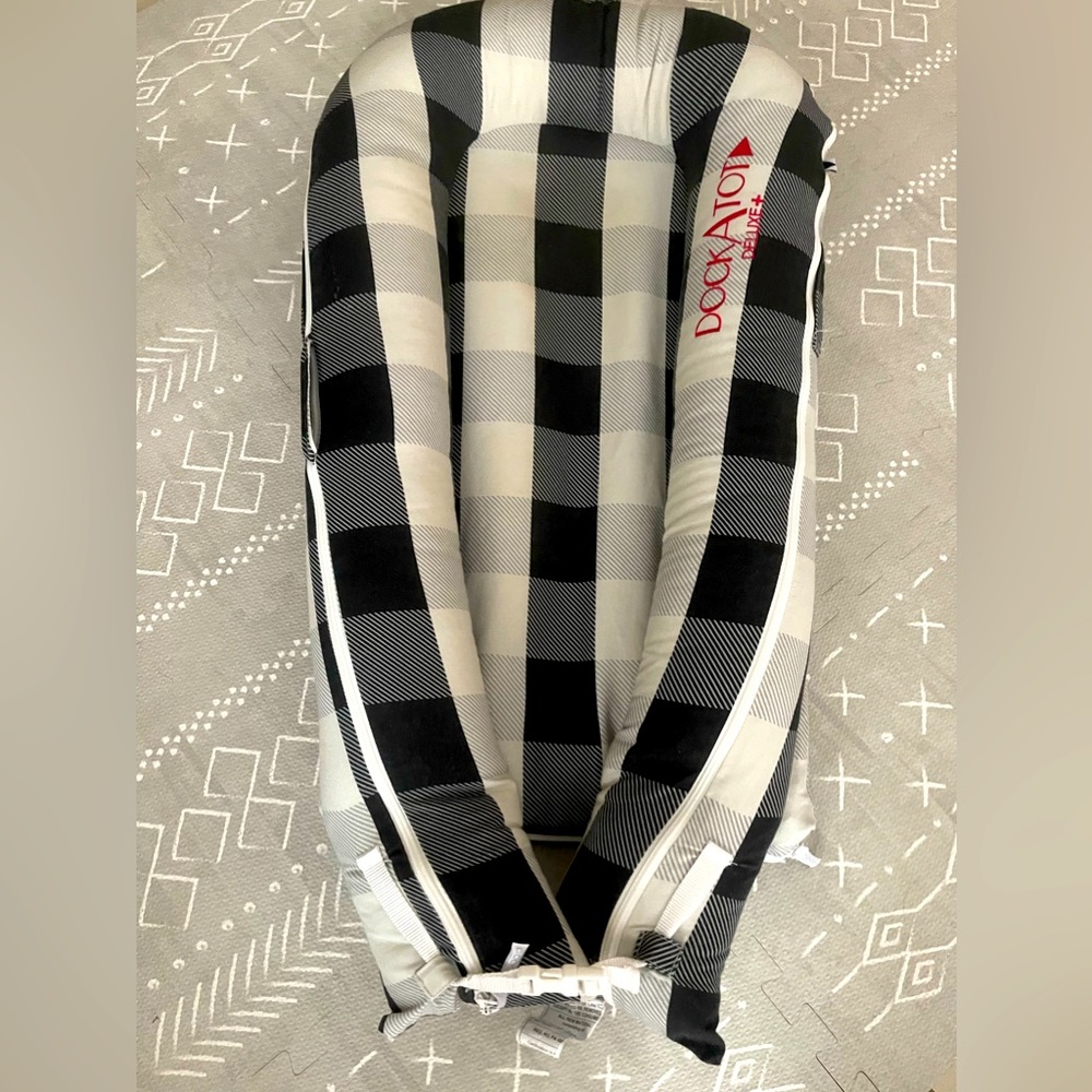 Deluxe+ Dock - Charcoal Buffalo